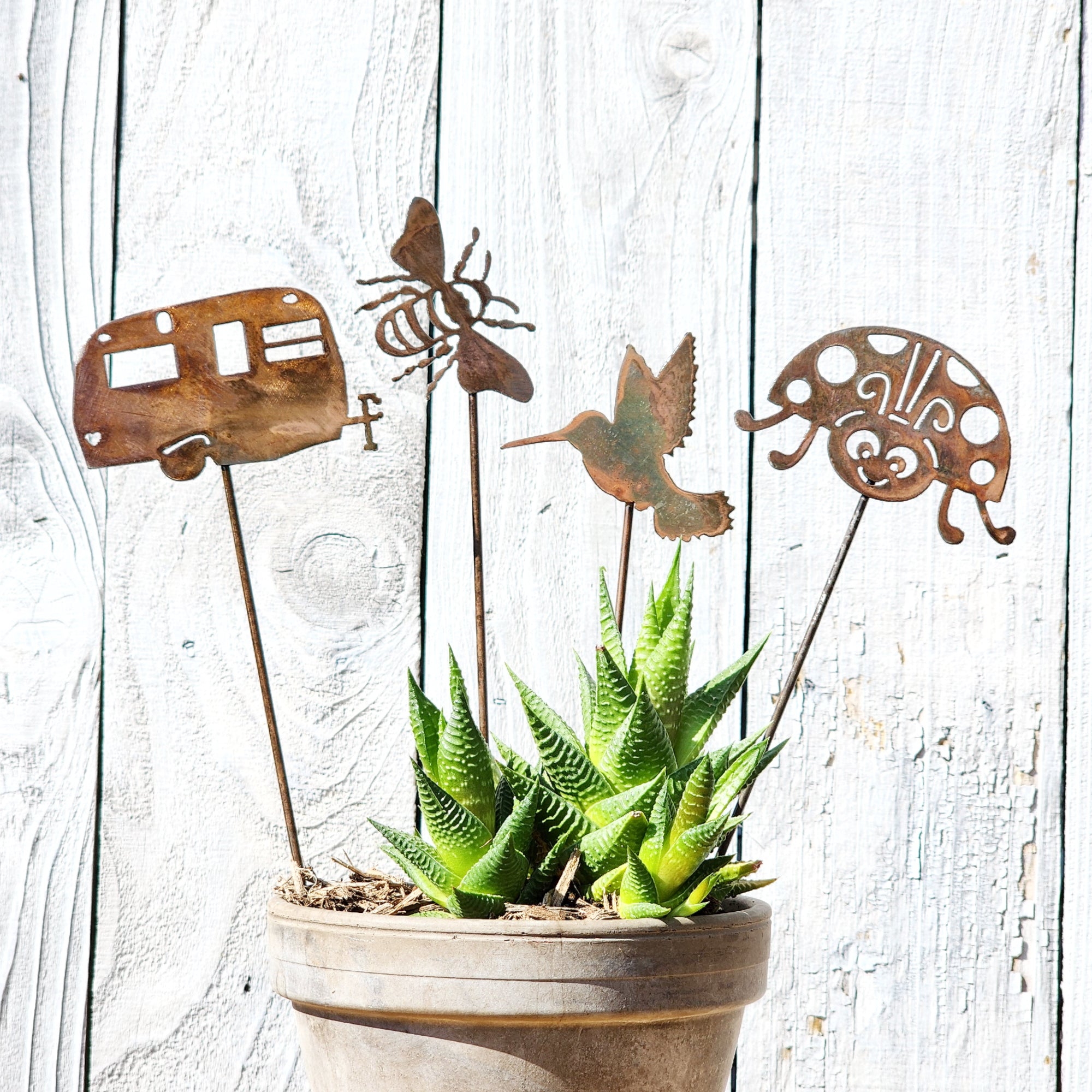 Small Bee Stake