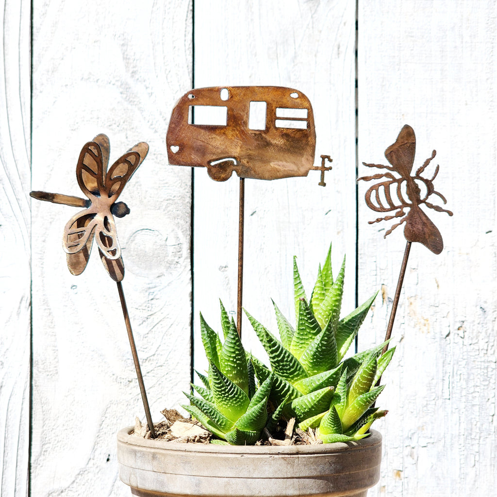 Small Bee Stake