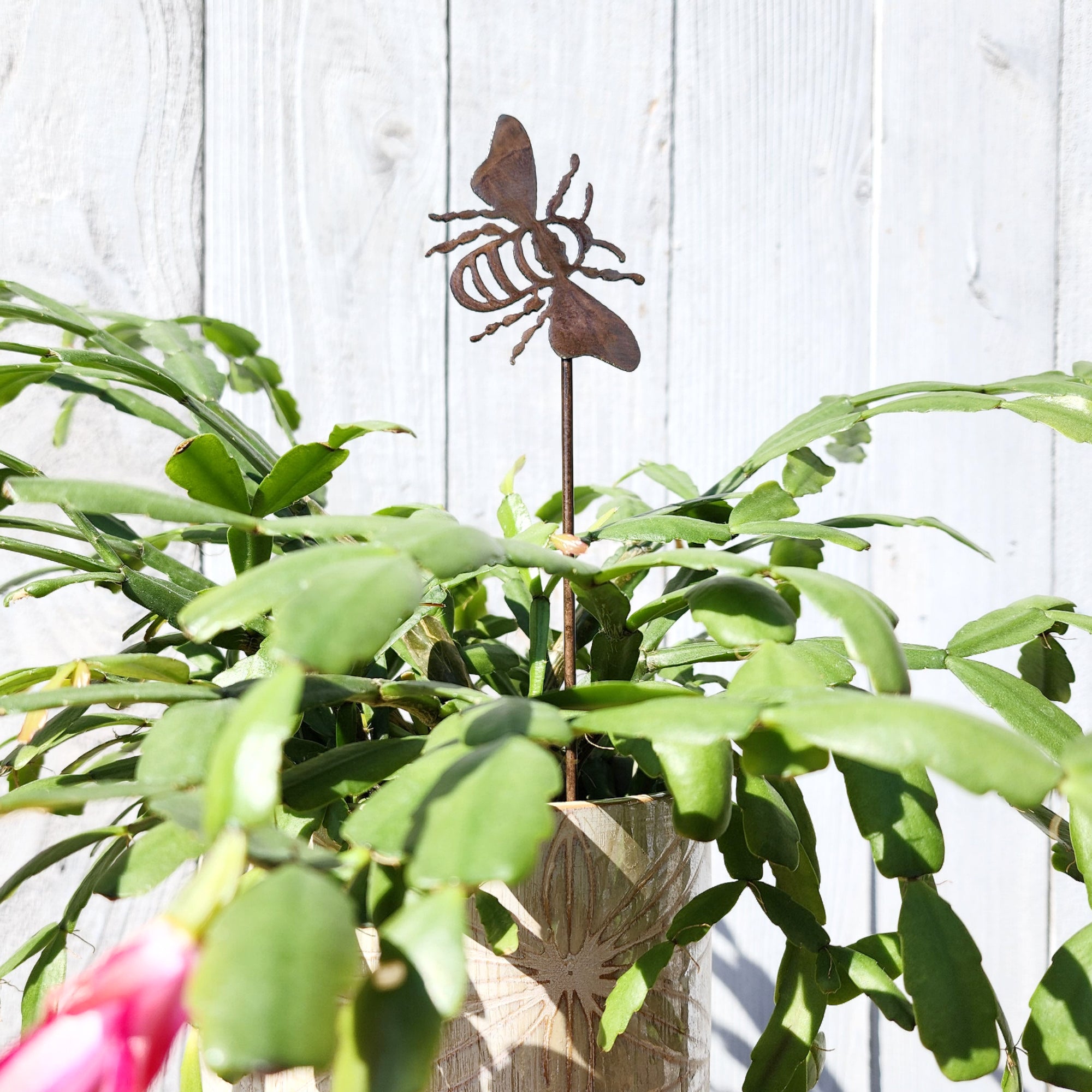 Small Bee Stake