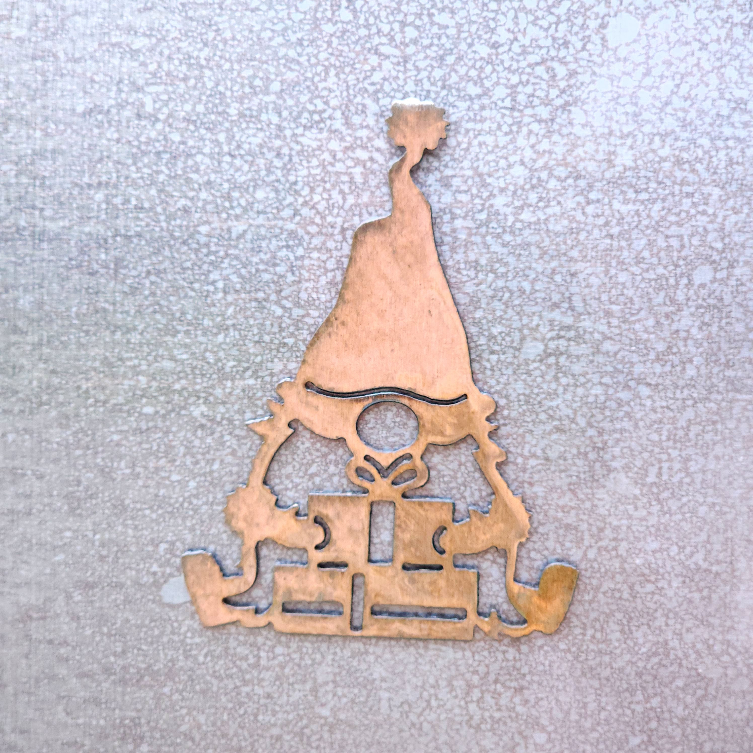 Xmas Gnome w/ Present Magnet