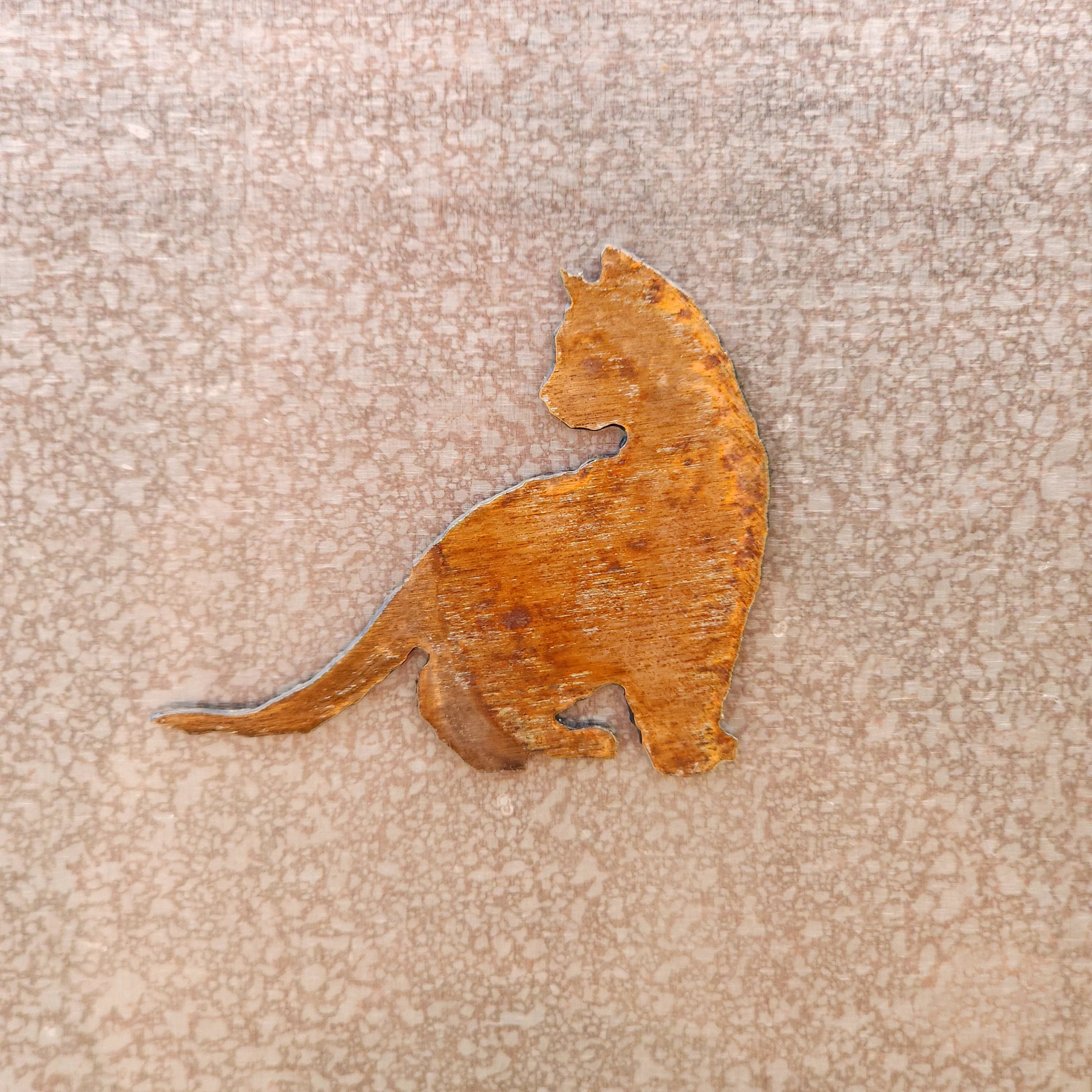 Cat Looking Behind Magnet