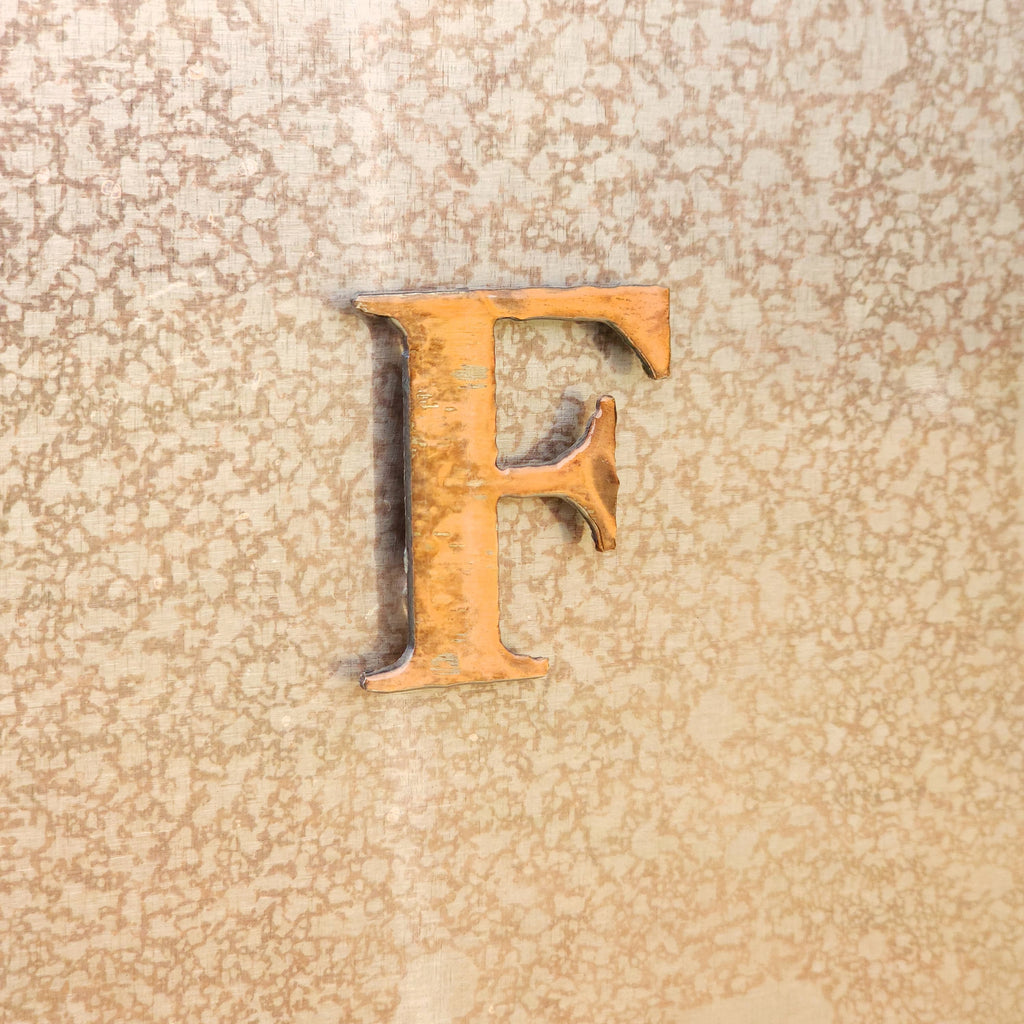 - F - Magnet